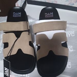 Steve Madden Tan and Black Sandals